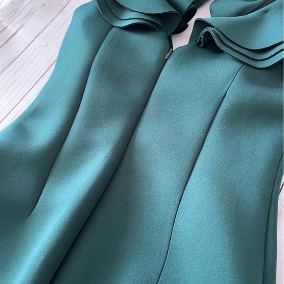 Betsy and Adam Shoulder Ruffle Sheath Scuba Dress in Green size 4 - Picture 11 of 15